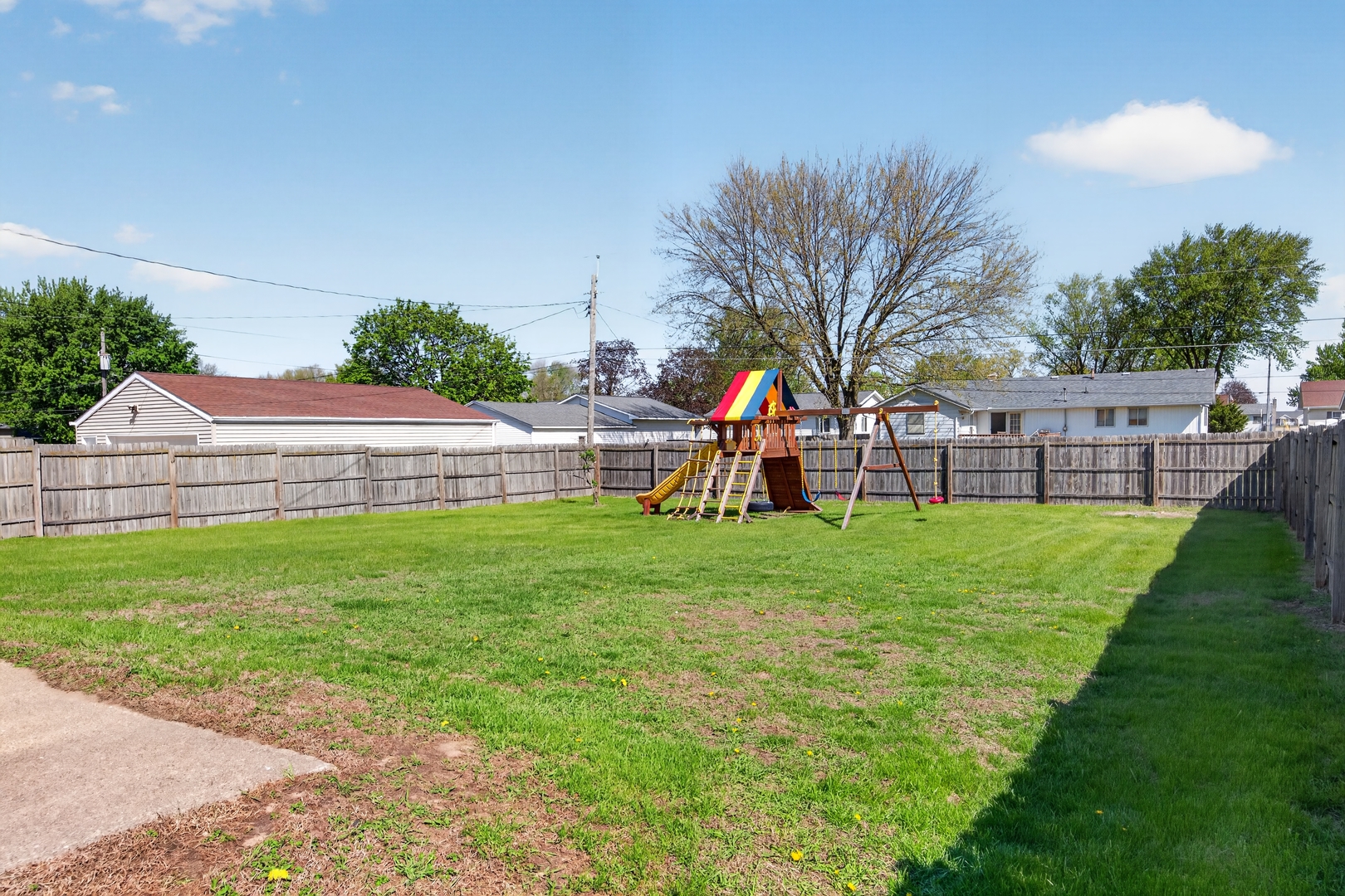 602 14th Place Camanche, IA 52730 - Photo 5 of 23 a view of outdoor space yard and green space
