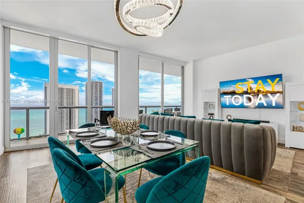 $7,000 | 2600 East Hallandale Beach Boulevard, Unit T3302, Hallandale Beach, FL 33009