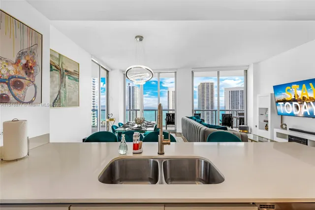 $7,000 | 2600 East Hallandale Beach Boulevard, Unit T3302, Hallandale Beach, FL 33009