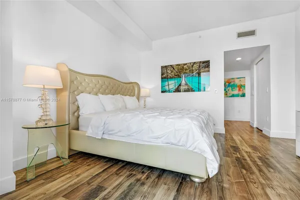 $7,000 | 2600 East Hallandale Beach Boulevard, Unit T3302, Hallandale Beach, FL 33009