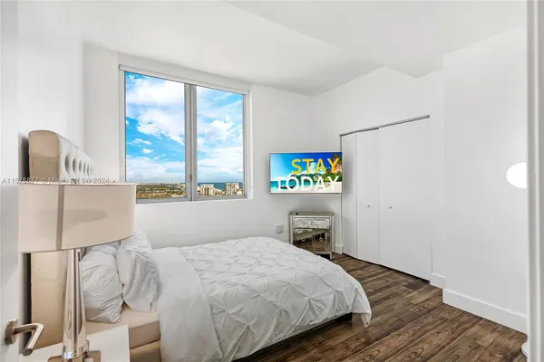 $7,000 | 2600 East Hallandale Beach Boulevard, Unit T3302, Hallandale Beach, FL 33009