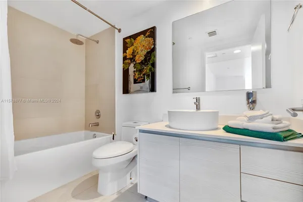 $7,000 | 2600 East Hallandale Beach Boulevard, Unit T3302, Hallandale Beach, FL 33009