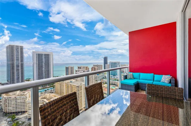 $7,000 | 2600 East Hallandale Beach Boulevard, Unit T3302, Hallandale Beach, FL 33009
