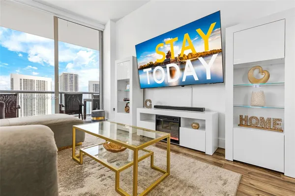 $7,000 | 2600 East Hallandale Beach Boulevard, Unit T3302, Hallandale Beach, FL 33009
