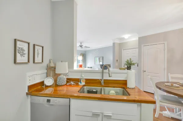 $1,735 | 1300 Park W Boulevard, Unit 706, Mount Pleasant, SC 29466