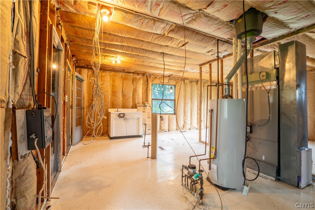 27 Pinecrest Road New Hartford, NY 13413 - Photo 9 of 32 Gallery Image 9