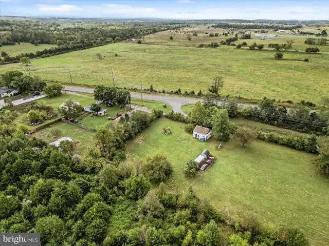 a view of an ocean and city