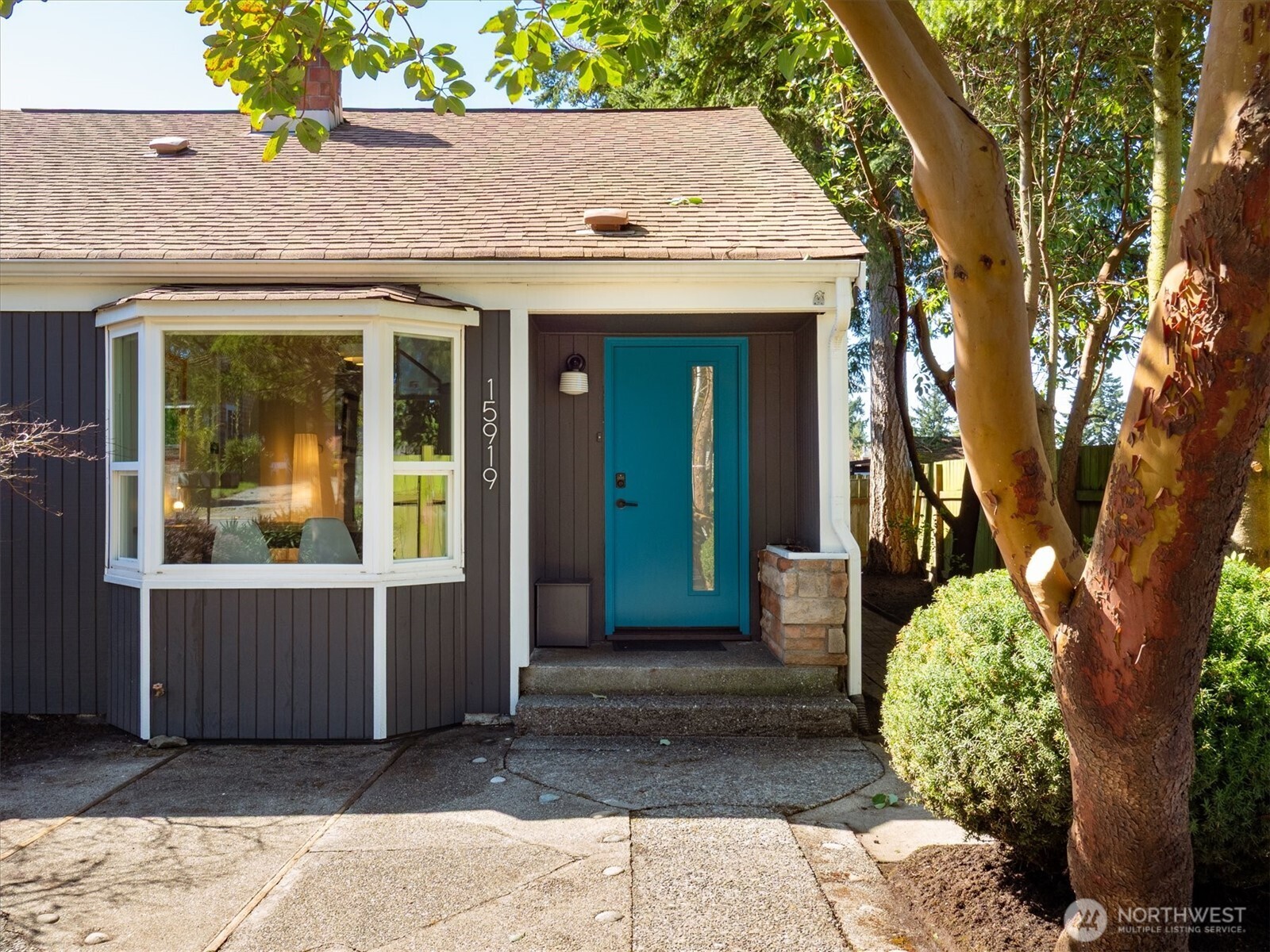 15919 19th Avenue Southwest Burien, WA 98166 - Photo 2 of 29