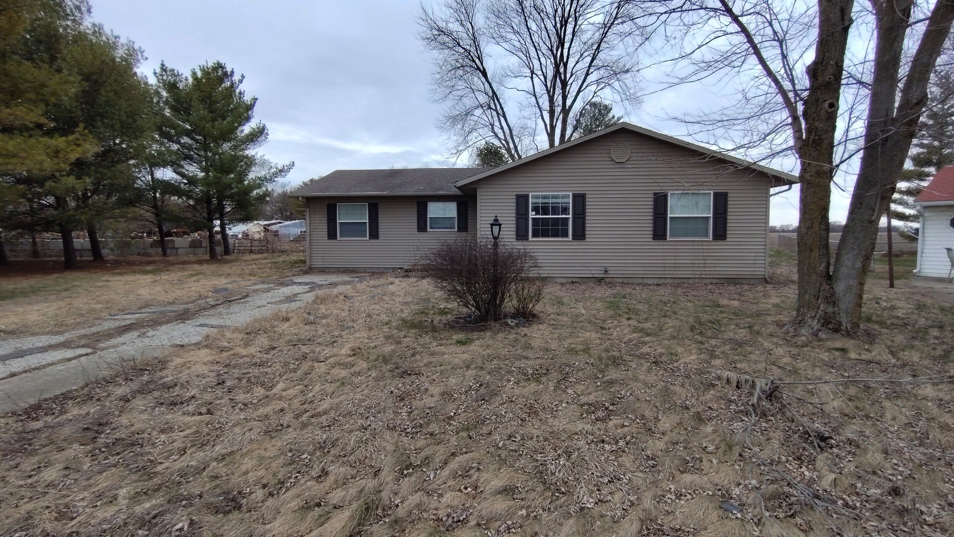 3 Apple Drive Mattoon, IL 61938 - Photo 3 of 23