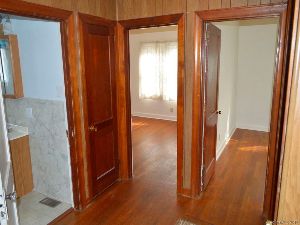 422 Village Road Fairview, NC 28730 - Photo 2 of 14 Gallery Image 2