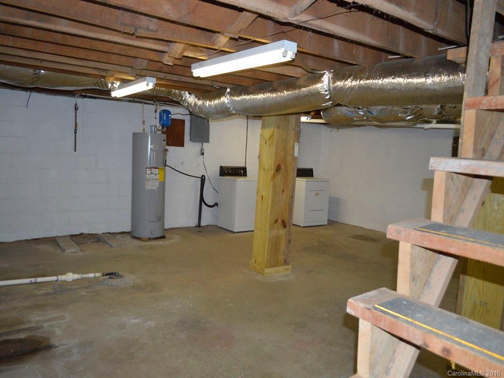 422 Village Road Fairview, NC 28730 - Photo 11 of 14 Gallery Image 11