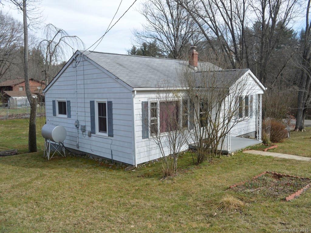 422 Village Road Fairview, NC 28730 - Photo 12 of 14 Gallery Image 12