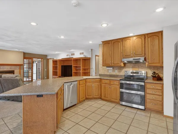 $669,500 | 4230 North Juniper Drive, Janesville, WI 53545