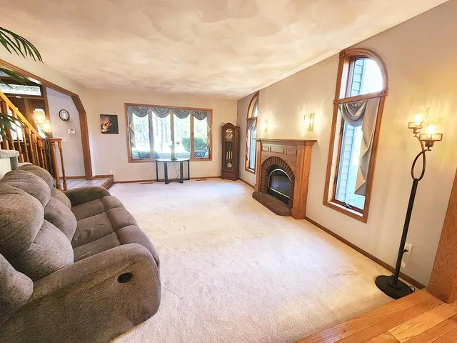 $679,900 | 4230 North Juniper Drive, Janesville, WI 53545