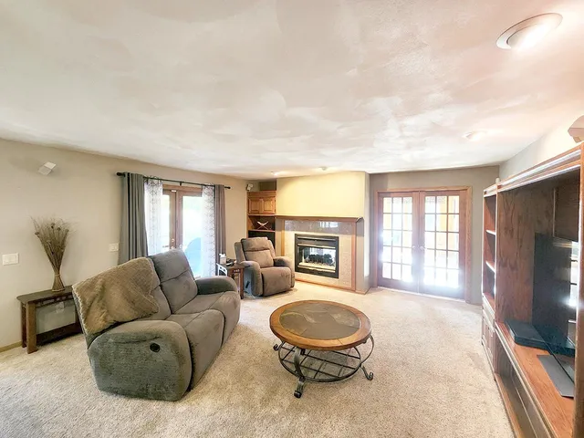 $679,900 | 4230 North Juniper Drive, Janesville, WI 53545