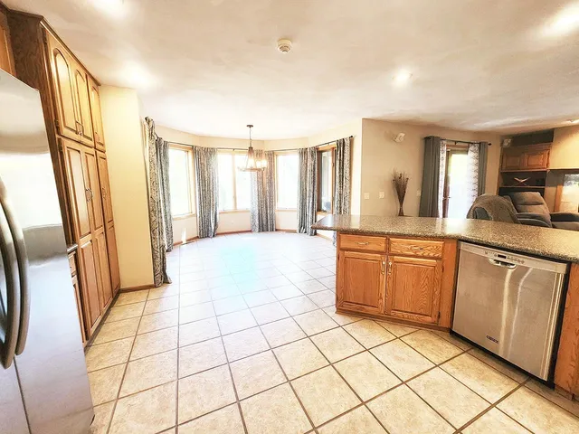 $679,900 | 4230 North Juniper Drive, Janesville, WI 53545