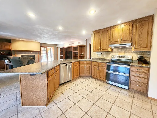 $679,900 | 4230 North Juniper Drive, Janesville, WI 53545