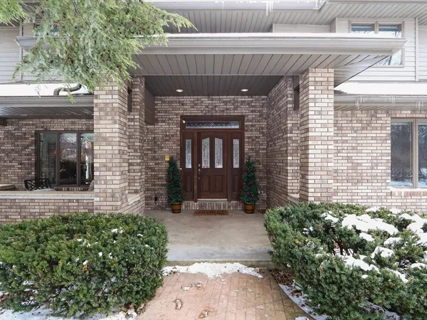 $669,500 | 4230 North Juniper Drive, Janesville, WI 53545