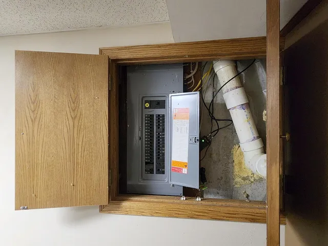 $679,900 | 4230 North Juniper Drive, Janesville, WI 53545