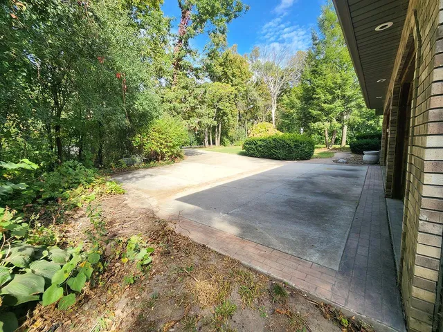 $679,900 | 4230 North Juniper Drive, Janesville, WI 53545