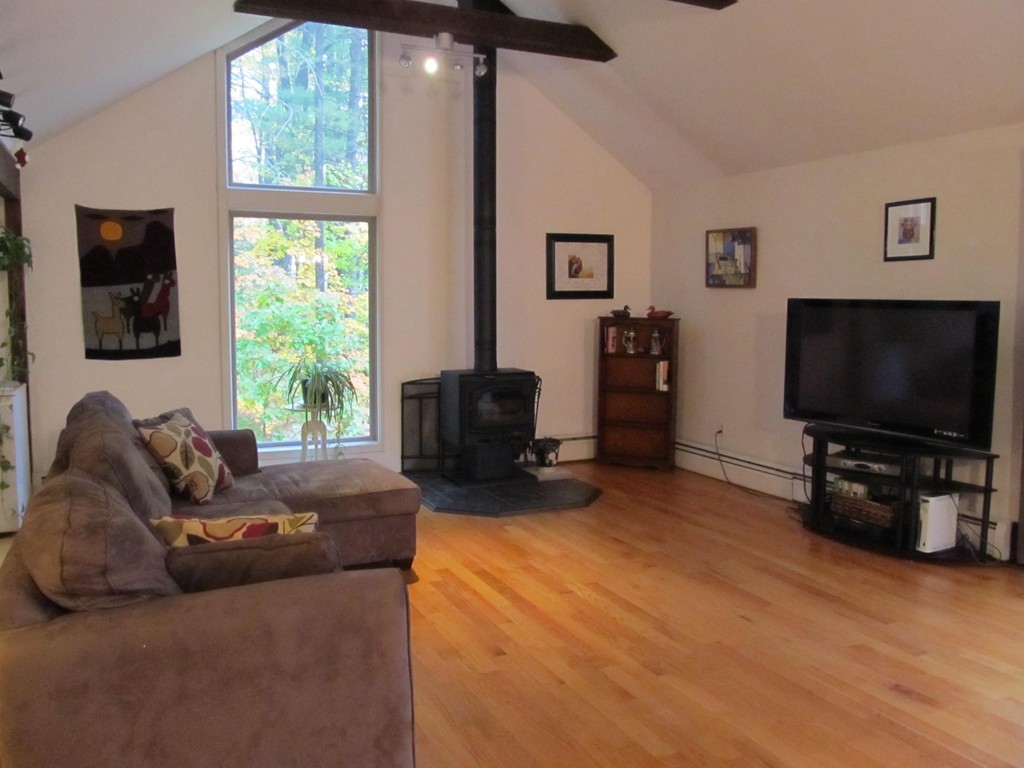89 Chestnut Hill Road Groton, MA 01450 - Photo 3 of 24
