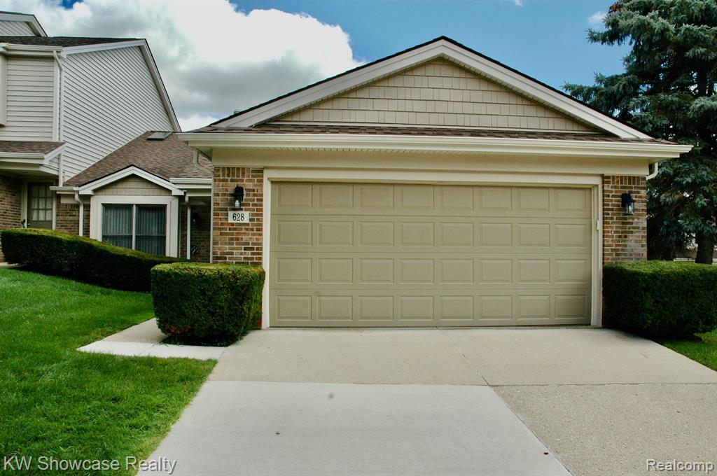 628 Summit Ridge Drive Milford, MI 48381 - Photo 3 of 44