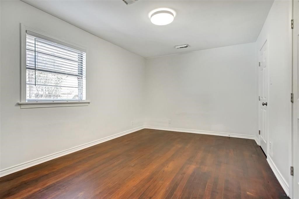 1316 Zora Street Houston, TX 77055 - Photo 10 of 24