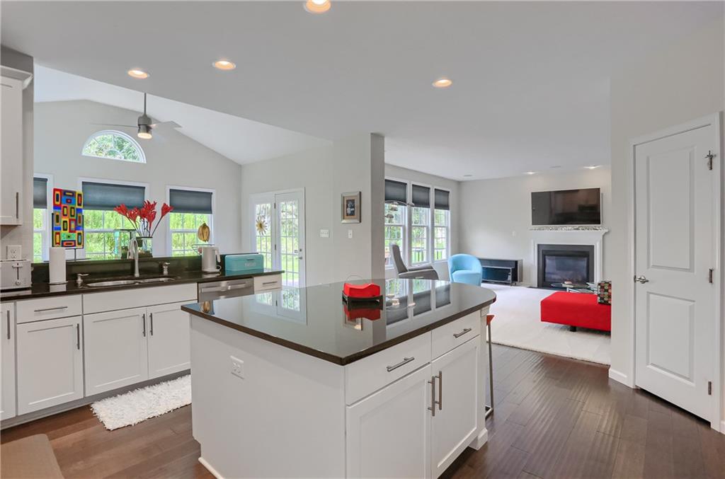 107 Victoria Court McKees Rocks, PA 15136 - Photo 9 of 48 Gallery Image 9