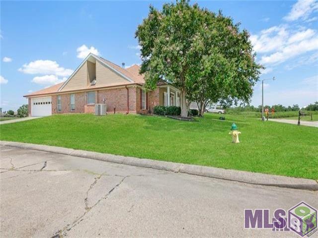 427 Moonraker Drive Slidell, LA 70458 - Photo 3 of 17