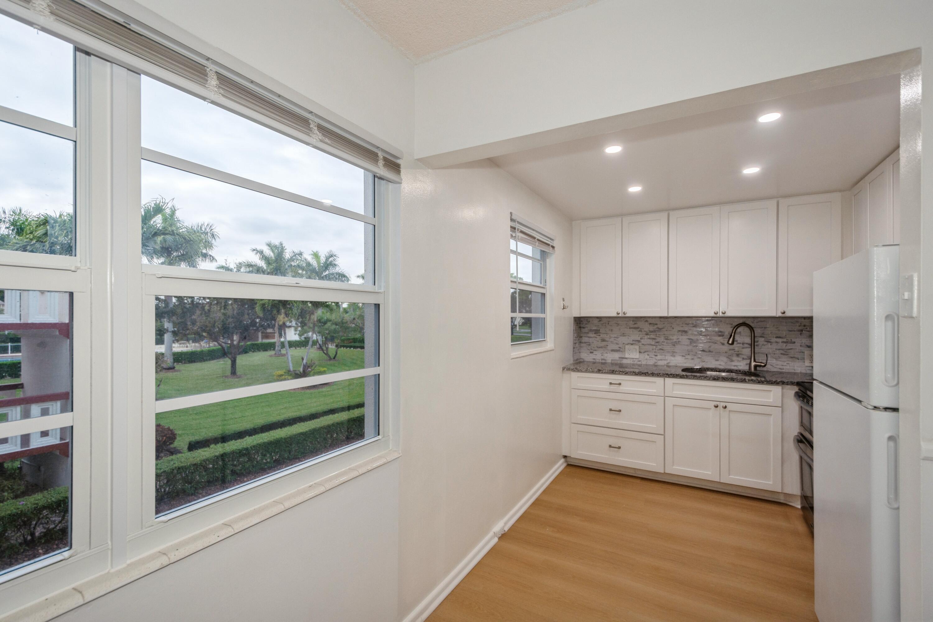 402 Brighton J Boca Raton, FL 33434 - Photo 4 of 24 Freshly Painted