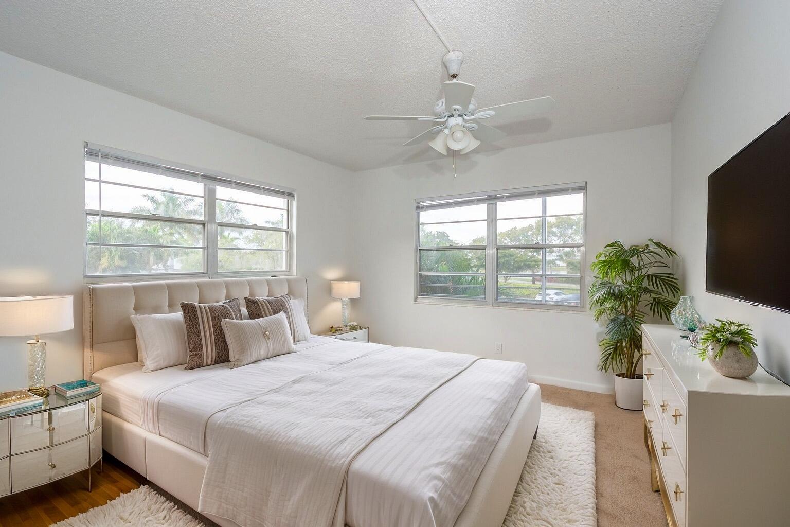 402 Brighton J Boca Raton, FL 33434 - Photo 8 of 24 Virtually Staged - add your own touches