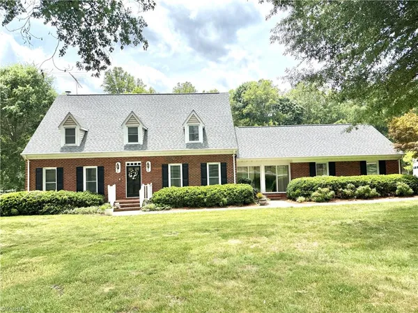 $890,000 | 3110 Fairbluff Court, Summerfield, NC 27358