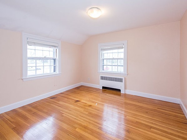 122 Roundwood Road Newton, MA 02464 - Photo 14 of 22 Gallery Image 14