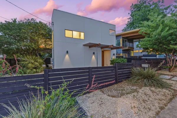 $1,070,000 | 1606 Salina Street, Austin, TX 78702