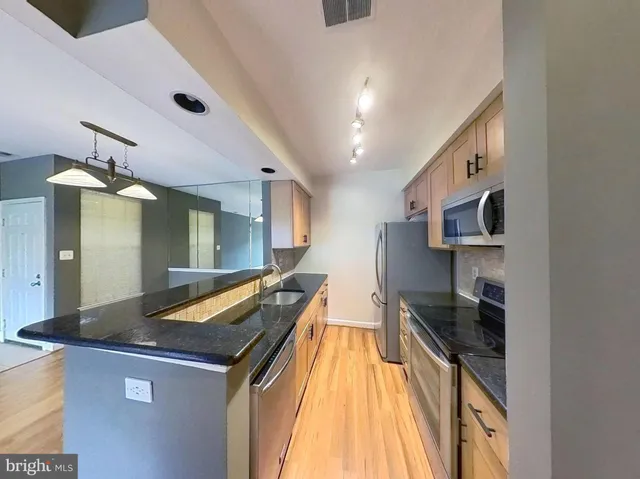 $2,600 | 5917 Barbados Place, Unit 27, Rockville, MD 20852