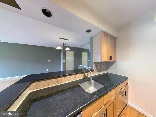 $2,600 | 5917 Barbados Place, Unit 27, Rockville, MD 20852