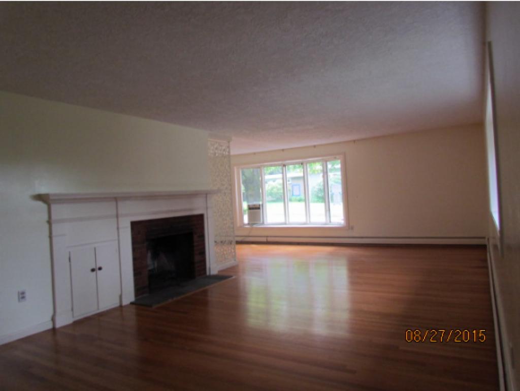 106 North Acres Road Manchester, NH 03104 - Photo 11 of 14 Gallery Image 11