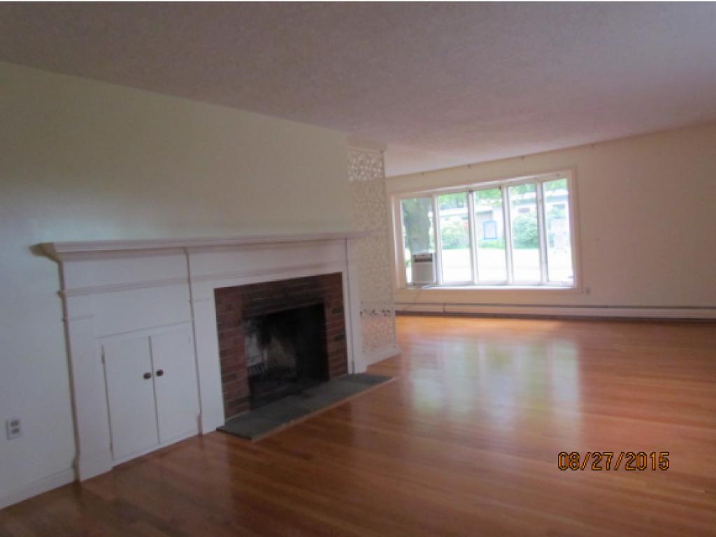 106 North Acres Road Manchester, NH 03104 - Photo 4 of 14 Gallery Image 4