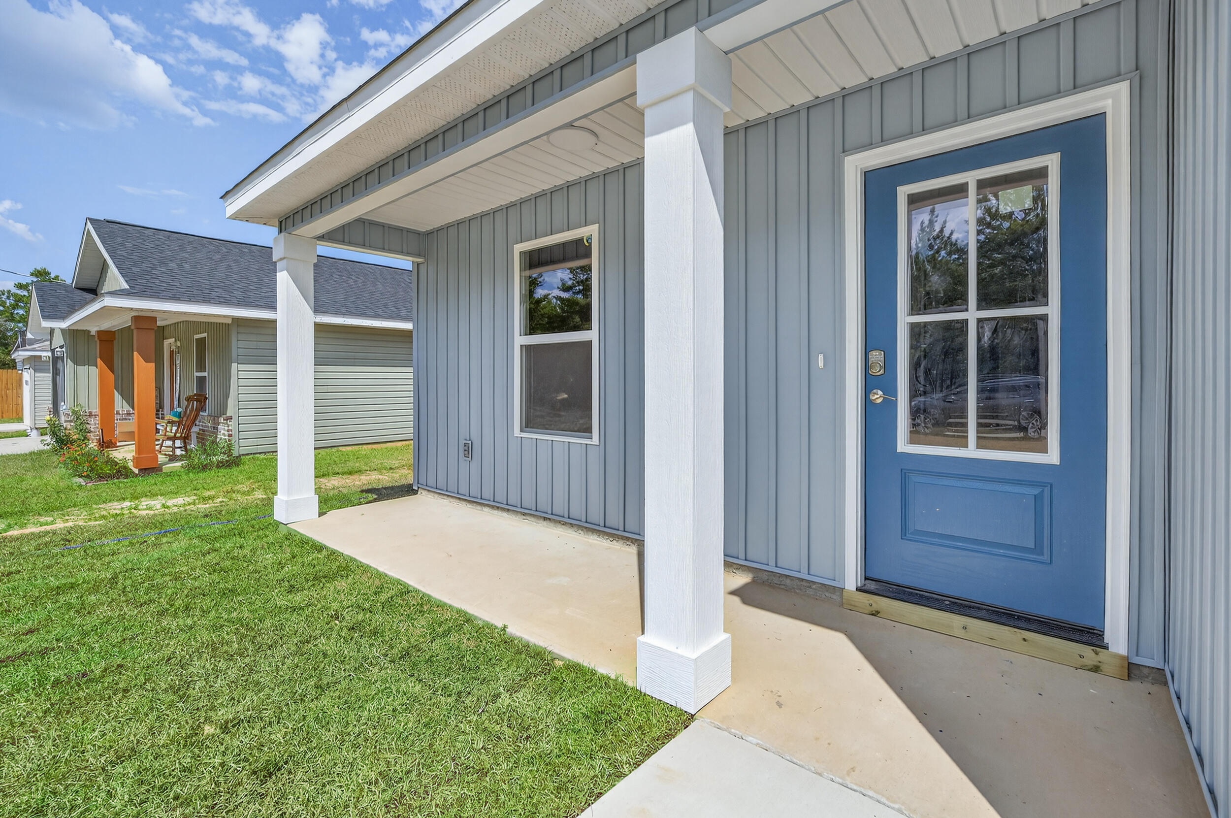 5325 B Kervin Road Crestview, FL 32539 - Photo 4 of 44 a view of an entrance of the house