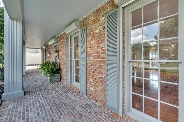 $1,140,000 | 5468 Dayna Court, New Orleans, LA 70124