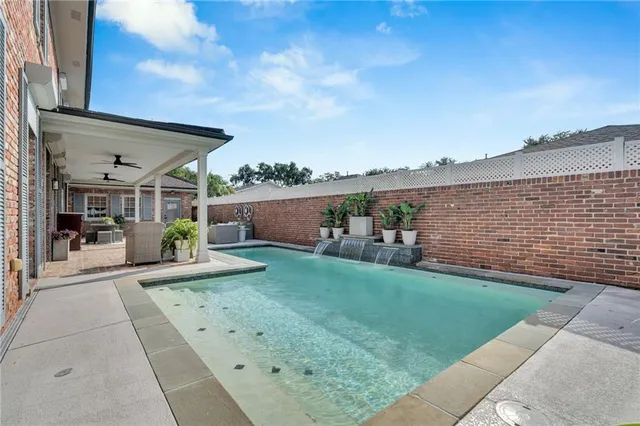 $1,140,000 | 5468 Dayna Court, New Orleans, LA 70124