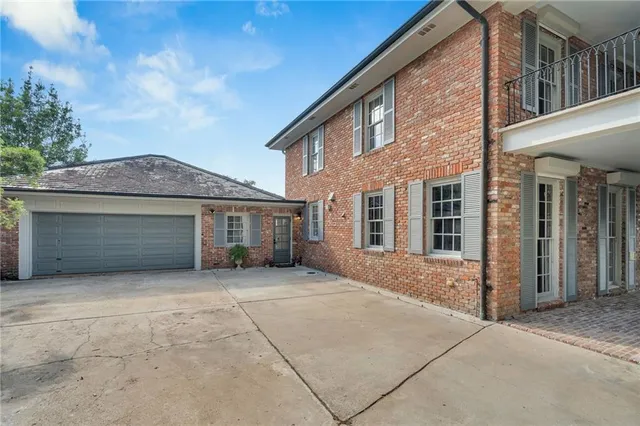 $1,140,000 | 5468 Dayna Court, New Orleans, LA 70124