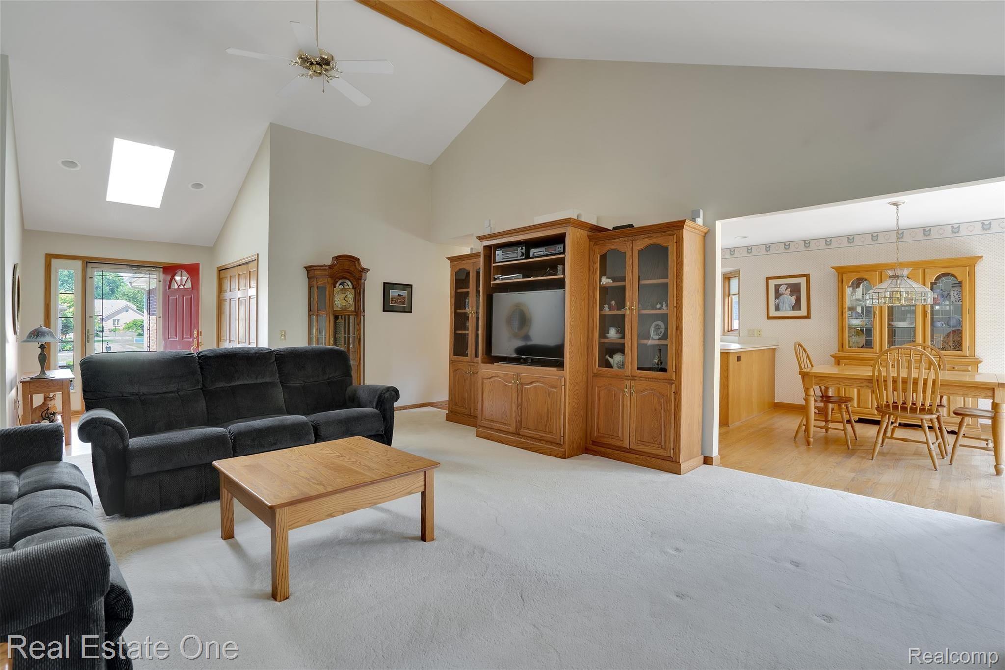 32536 Pine Ridge Drive Warren, MI 48093 - Photo 6 of 29 DSC02398.jpg
