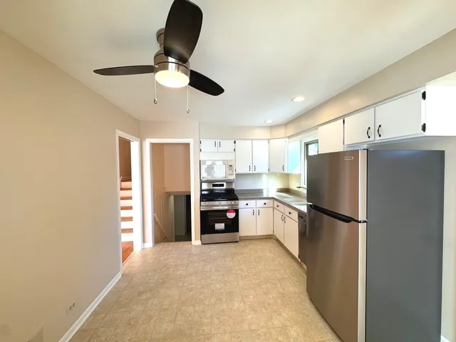 $2,800 | 1042 West Central Road, Mount Prospect, IL 60056