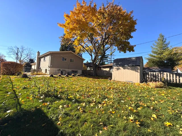 $2,800 | 1042 West Central Road, Mount Prospect, IL 60056