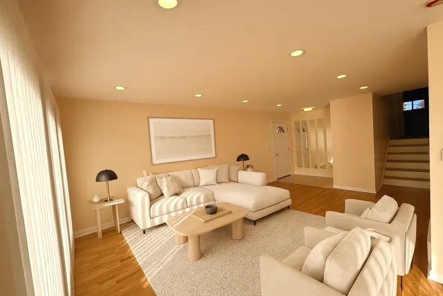 $2,800 | 1042 West Central Road, Mount Prospect, IL 60056