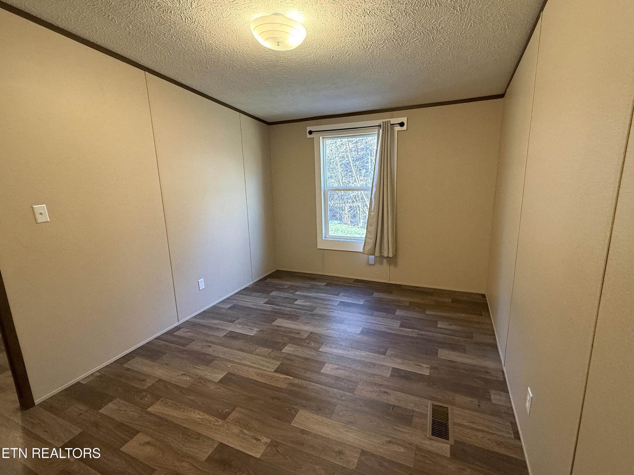 8211 Barker Road Corryton, TN 37721 - Photo 10 of 18