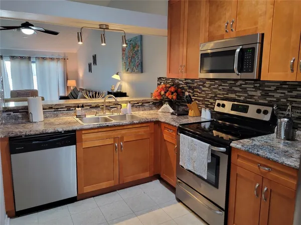$2,750 | 2771 Summerdale Drive, Unit 1, Clearwater, FL 33761