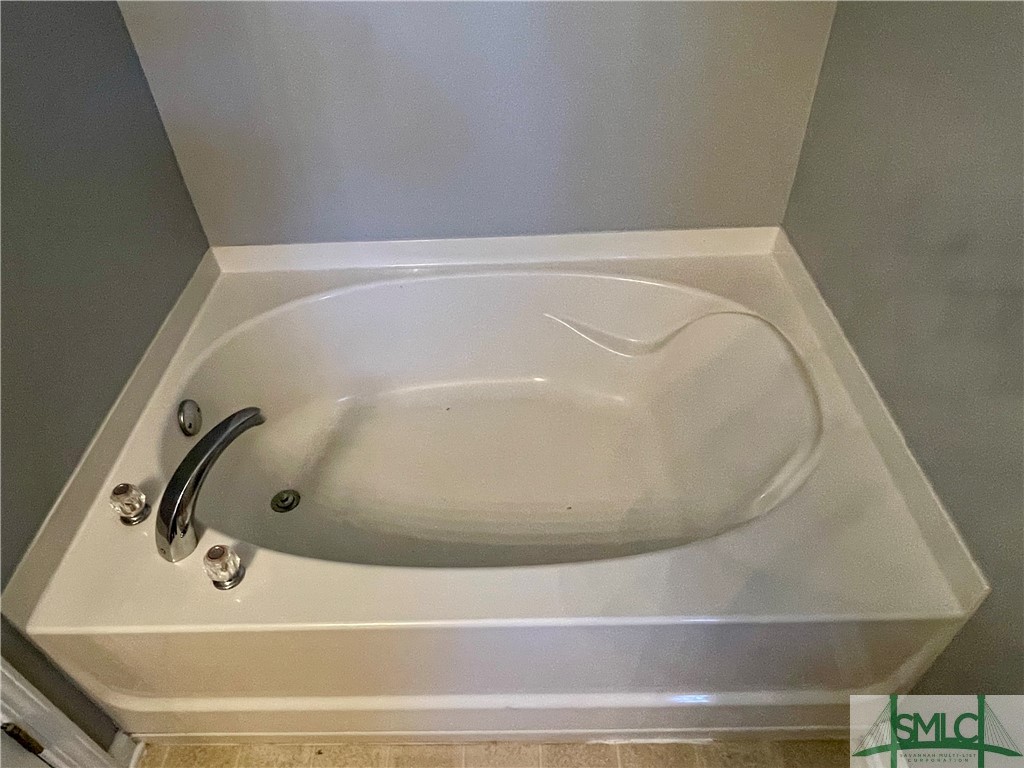 215 Durham Park Way Pooler, GA 31322 - Photo 22 of 41 Large garden tub in master bathroom.