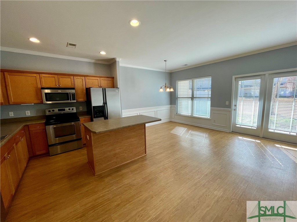 215 Durham Park Way Pooler, GA 31322 - Photo 10 of 41 Here you can see the island has ample space all ar